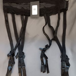 Womens sexy Fredrick of Hollywood black Straps Suspender